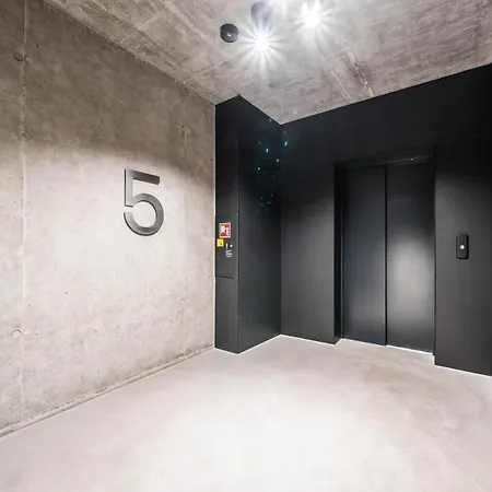 Rent Like - Krysiewicza 3 *